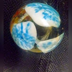 Vintage glass paperweight w/mushrooms.